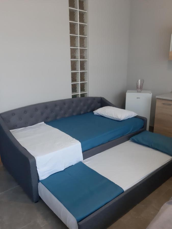 Soula'S Sunshine Blue Apartment Nea Karvali Exterior foto
